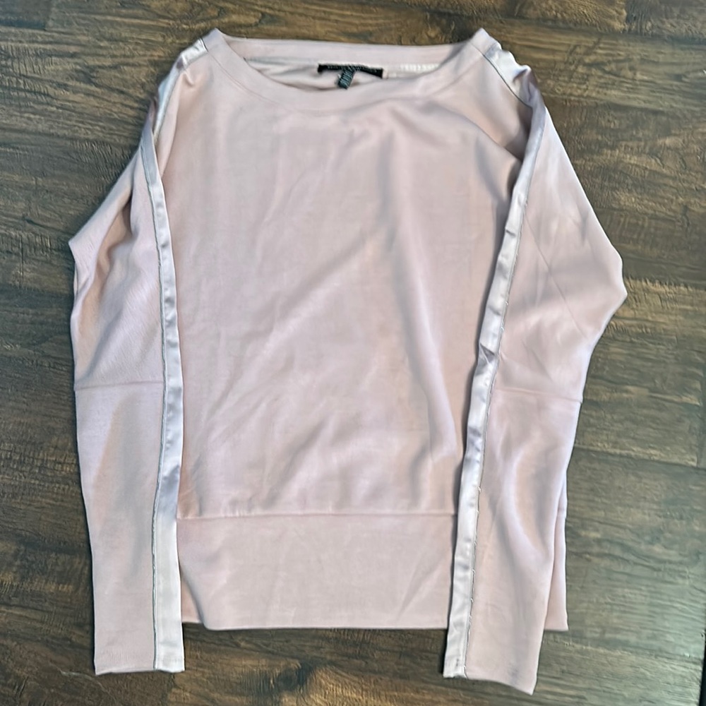 Light pink cute sleeve details